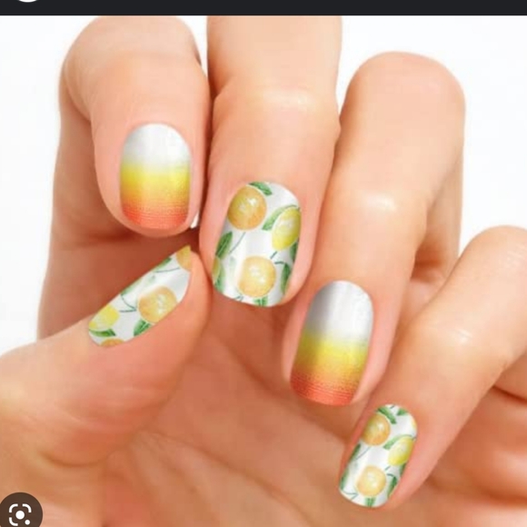 💅🏼 Color Street 💯 Real Nail Polish Strips 💅🏼 Squeeze the Day - Picture 3 of 9